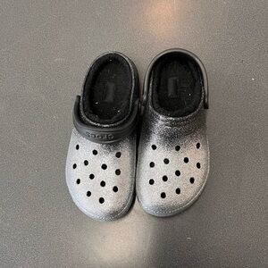 Women’s crocs fur lined black/silver ombré
